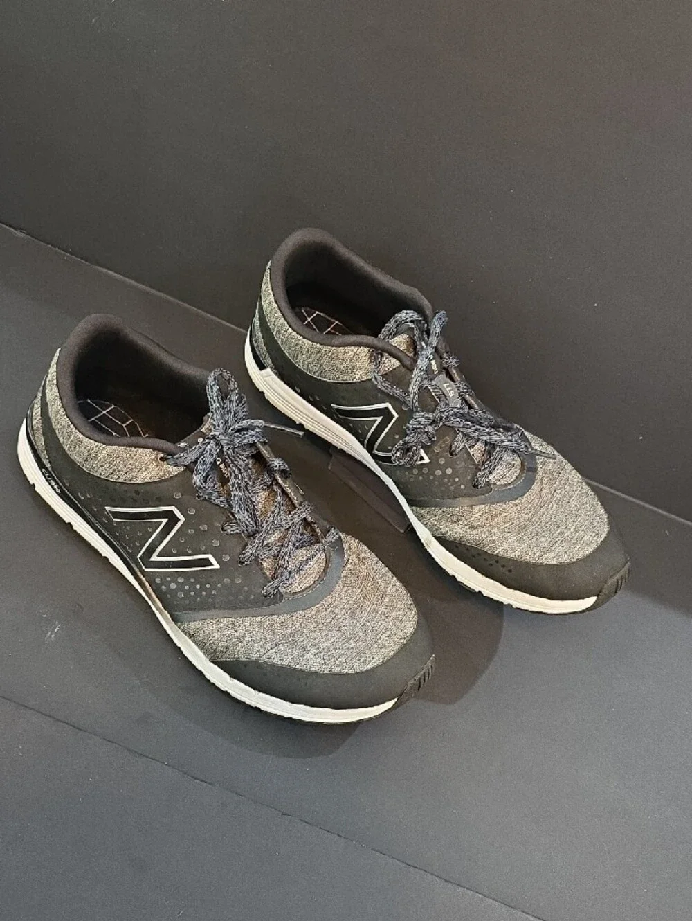 New Balance 577 V4 Grey and Black Women's Running Sneakers Size 9.5 D Wide